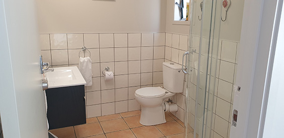 Unit 4 bathroom